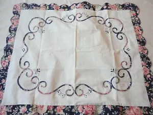 Cuscino Sham taglia standard bianco sporco con orlo smerlato floreale blu - Foto 1 di 3