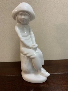 Spode China Paulene Shone JOANNA Figurine Excellent Condition - Picture 1 of 8