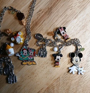 Disney Charms mit Ketten Halsketten Armband Mickey Minnie 9 Charms Schloss  - Bild 1 von 23
