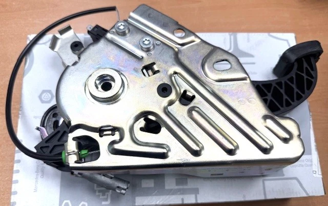 Freno de estacionamiento original Mercedes-Benz pie freno de mano 204 207 212 218 A2044201584 Foto 1 de 1