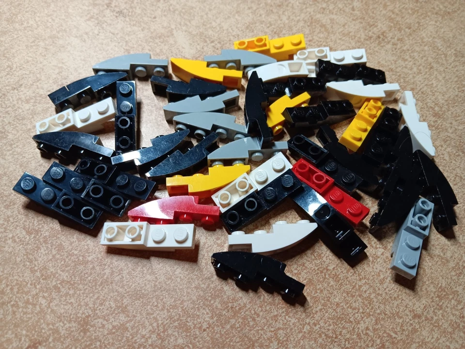 LEGO BULK LOT OF 42 CURVED SLOPE 1X4 INVERTED  #13547 MIXED COLORS - Image 1 of 1
