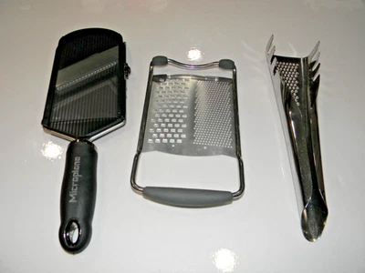 Cortadora ajustable Microplane rebanadora de mandolina de alimentos recta y dos ralladores Foto 1 de 4