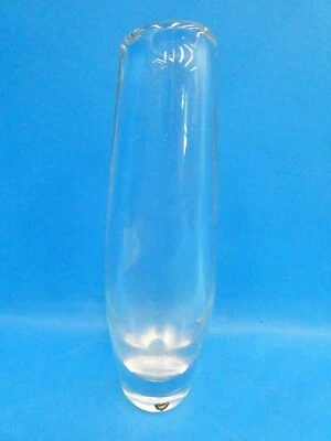 Florero de vidrio firmado moderno modernista Orrefors Suecia usado vintage Foto 1 de 4