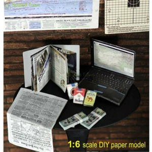 1/6 Casa de Muñecas Miniatura Periódico Revista Cigarrillo Laptop Dólar Modelo Hágalo Usted Mismo  - Imagen 1 de 12