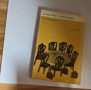 Foreign Policy in World Politics by Roy Macridis  1965, ex libris, pb t-19 - Picture 1 of 3