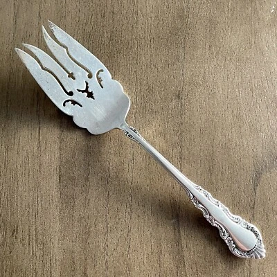 Garfo de servir Georgian Rose Reed & Barton 9-1/8” prata esterlina sem mono carne fria - Imagem 1 de 4