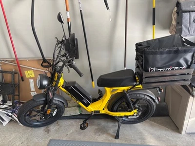 juiced hyper scorpion fat tire E bike - Image 1 of 4