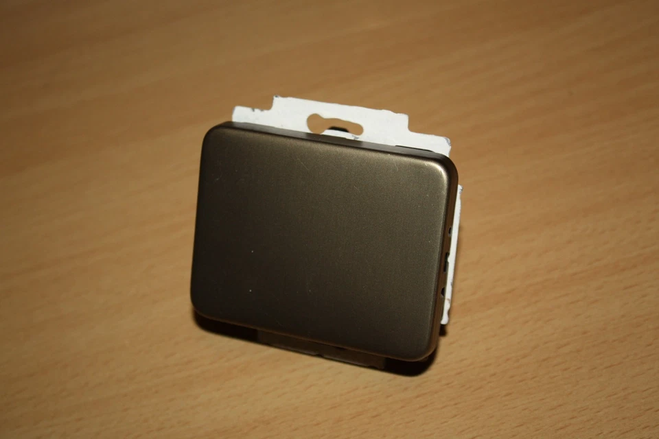 Busch & Jäger alpha nea Schalter mit Wippe in bronze - Bild 1 von 1