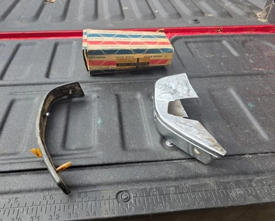 Protector de parachoques delantero Datsun 240z LH 1970-1972 y almohadilla de parachoques anulación derecha Foto 1 de 4