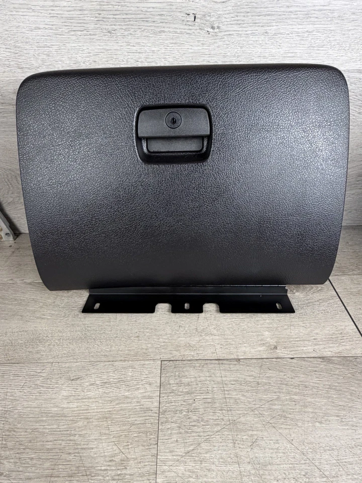 ⭐️ 02 03 04 05 06 07 08 09 GMC Envoy Trailblazer Glove Box Storage OEM Black - Image 1 of 4