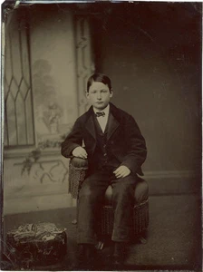 CIVIL WAR ERA FULL PLATE TINTYPE PHOTO PORTRAIT OF A BOY - Picture 1 of 1