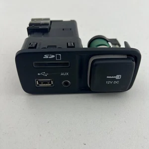 Jeep Cherokee KL AUX Input USB Port 02/2014-03/2018 - Picture 1 of 13