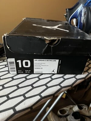 Air Jordan 11 ретро низкий вишневый низ размер 10 - Изображение 1 из 4