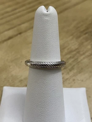 Anillo Judith Ripka Plata Esterlina .925 Diseñador Firmado Banda Talla 5.75 Foto 1 de 3