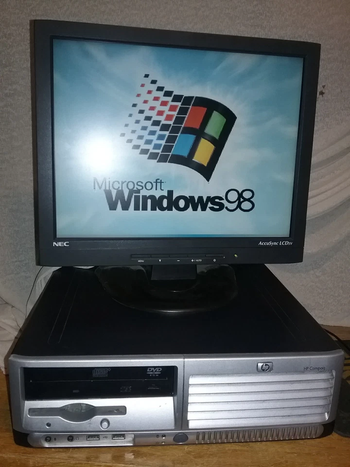 PC con Windows 98 SE DOS Pentium 4 3,0 GHz Sata disco duro industrial y más Foto 1 de 4