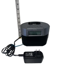 IHome IP23 Dual Alarm Clock Charging Dock for Apple Iphone Ipod with AC Adapter - Zdjęcie 1 z 7