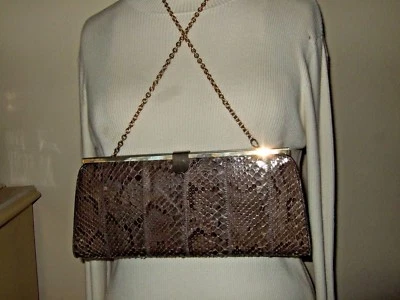 Bolso de mano cuadrado de piel de serpiente de mediados de siglo de colección bolso sin asas cadena monedero Foto 1 de 4