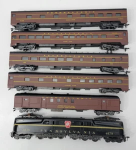 HO Rivarossi Pennsylvania 4879 Engine w/ Passenger & Mail cars - Picture 1 of 15