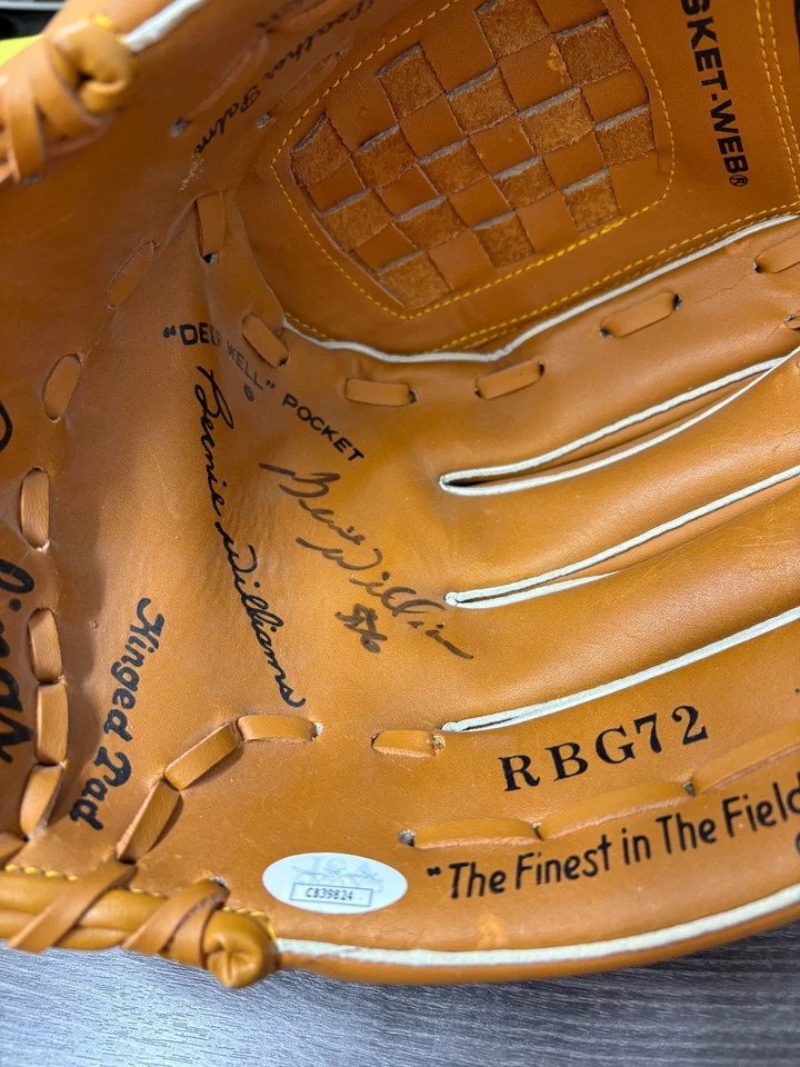 Bernie Williams Signed Baseball Glove JSA - Image 1 of 4