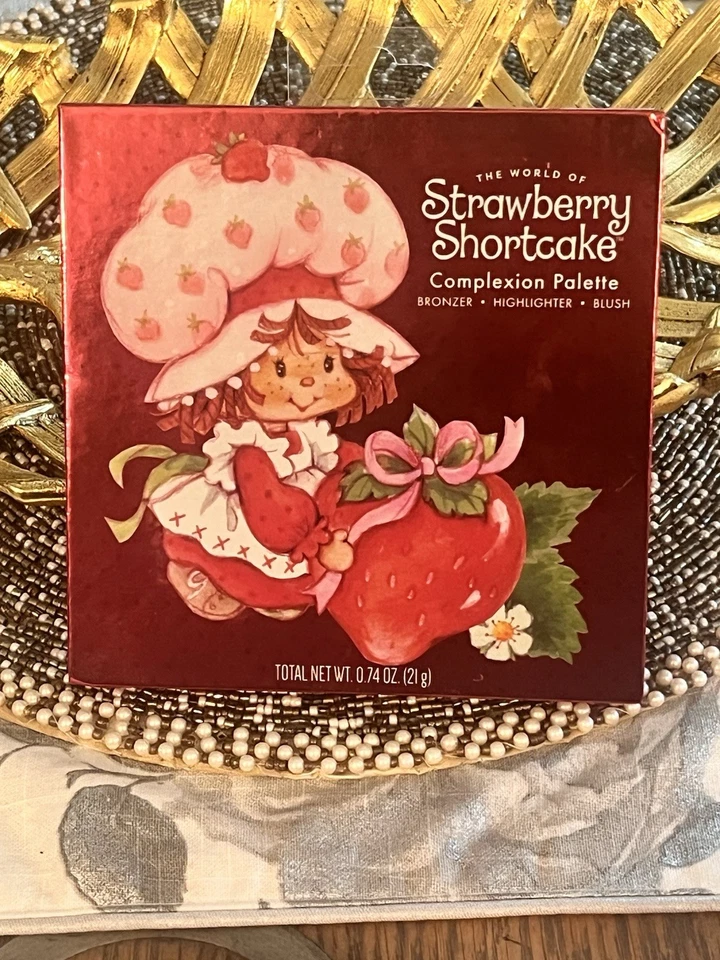 New STRAWBERRY SHORTCAKE - Complexion Palette - Bronzer, Highlighter & Blush - Image 1 of 4