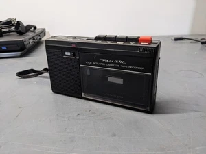 Realistic CTR-85 Portable Cassette Player Recorder 14-1056  Works Tandy Corp. - Picture 1 of 5