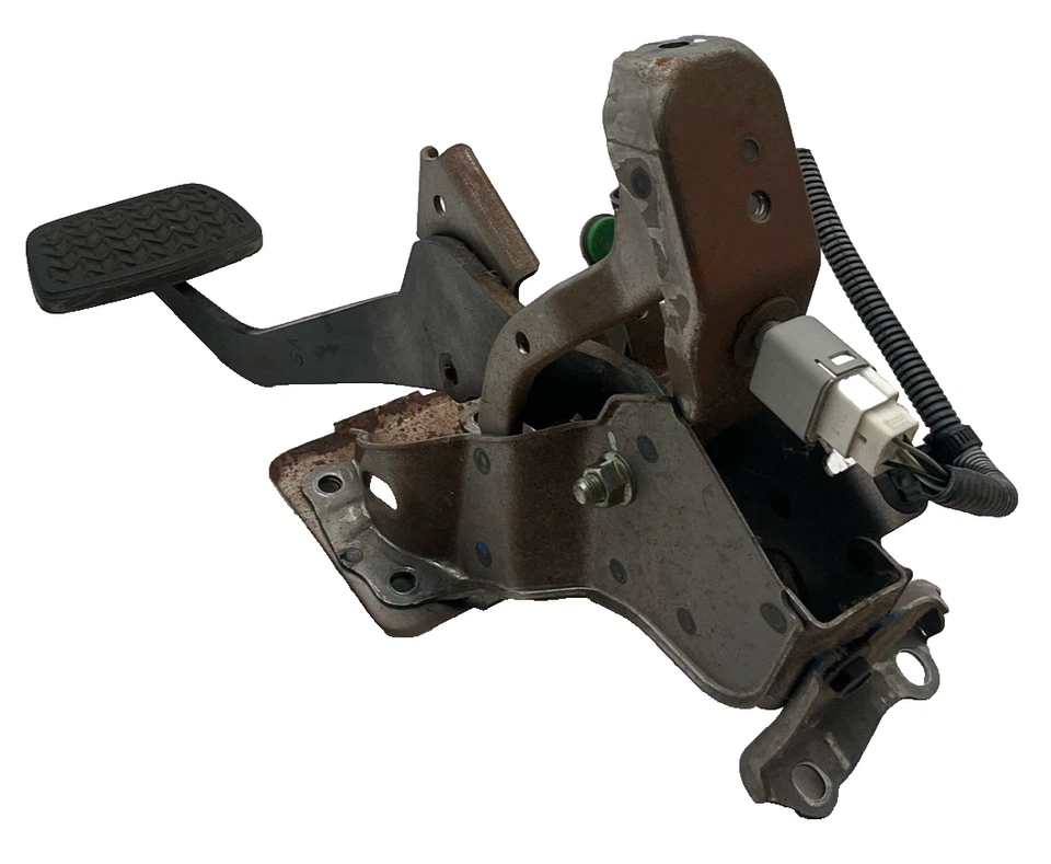 2007-2008 TOYOTA CAMRY Brake Pedal with Sensor OEM - Image 1 of 4