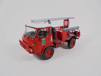 Véhicule de Pompiers SAVIEM TP3 POMPIERS VOSGES - 1:43 Hachette Camion CPL02 - Photo 1/4