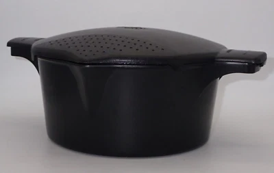 Pampered Chef Large Microwave Steamer Cooker #2778 Black 2 Qt Strainer Lid - Image 1 of 4