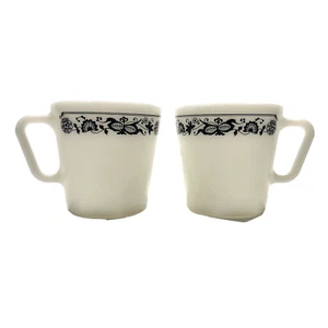 Pyrex Milchglas Altstadt blaue Zwiebelmuster 1410 Kaffeetassen 2er Set Tassen USA 22 Vintage - Bild 1 von 7