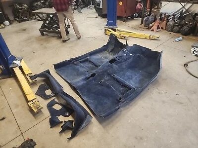 83-87 Bmw E28 528e INTERIOR FLOOR CARPET COVER TRIM CENTER CABIN BLUE REAR OEM Foto 1 de 4