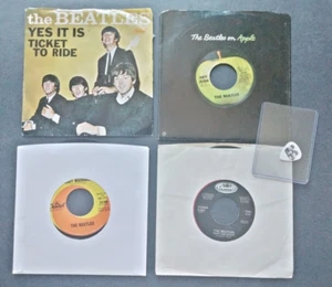 The Beatles Vinyl 45rpm (4) Record LOT w/Guitar Pick - Pre-owned - Imagen 1 de 10