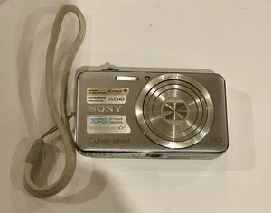 SONY Cyber-shot DSC-WX50 Silver 16.2MP Digital Camera zeiss lens Memory Card - Picture 1 of 15