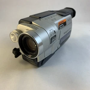 Videocámara Sony Handycam CCD-TRV318 NTSC Hi-8 solo para piezas daños en pantalla - Imagen 1 de 8