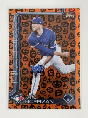 Actualización Topps 2025 Jeff Hoffman Jack O Lantern Toronto Blue Jays US9 Foto 1 de 2