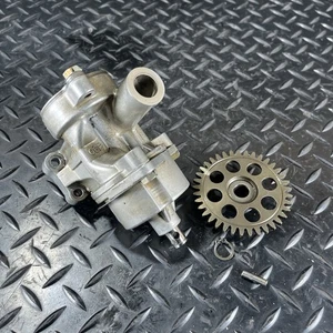 ♻️ SUZUKI GSF600 BANDIT MK2 2000–2005 - OIL PUMP - Picture 1 of 5