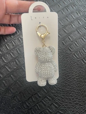 Bolso de oso de peluche de cristal plateado Leith dije de llave con bloqueo de langosta para colgar en el bolso Foto 1 de 4