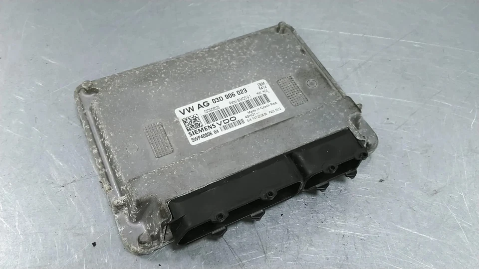 CENTRALINA INIEZIONE Skoda Fabia II Combi Combi 5-drs 1.2i (BBM) 2008 03D906023 - Immagine 1 di 1