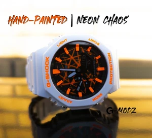 Casio G-Shock GA-2100 dipinto a mano | Caos arancione fluo | mod CasiOak su misura - Foto 1 di 7