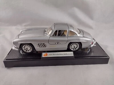 Sunnyside 1954 Mercedes Benz 300 SL Gullwing  1:24 Diecast Vehicle - Image 1 of 4