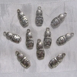 LOT DE 10 BRELOQUES DOUBLE FACE POUPÉES RUSSES MATRIOCHKA PERLES ARGENTÉES *B129 - Picture 1 of 3