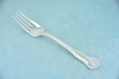 Garfo de jantar Tiffany Provence prata esterlina 7-1/4" sem monograma - Imagem 1 de 4