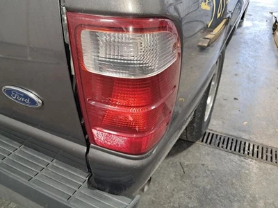 Lanterna traseira direita do passageiro excluindo STX compatível com 01-05 RANGER 439949 - Imagem 1 de 4