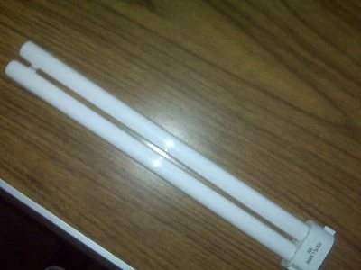  Power Compact 28 Watt Actinic Square :: Pinned Bulb For Aquariums Brand New !!! - Image 1 of 3