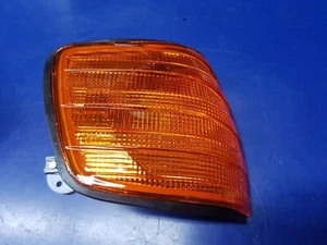 Mercedes W126 SEC Front Indicator Lens right amber - 000 820 93 21, 0008209321 - Picture 1 of 7