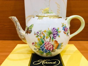 HEREND QUEEN VICTORIA PATTERN TEA POT,ROSE LID END,25 fl Oz,BRAND NEW BOXED - Picture 1 of 5