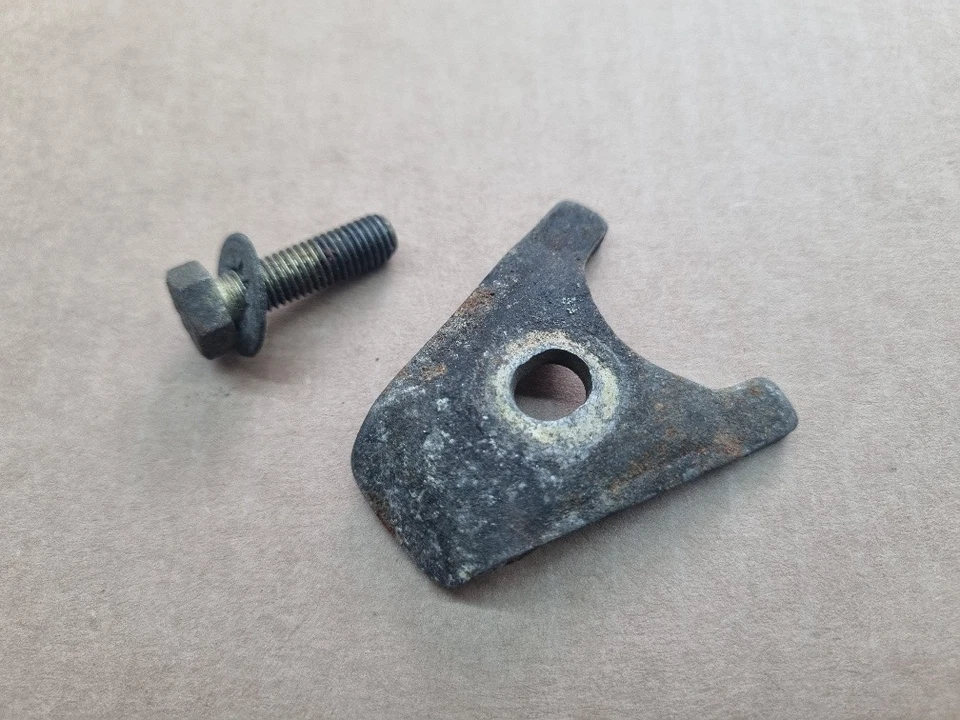 RENAULT 5 GT TURBO USED DISTRIBUTOR SECURING CLAMP + MOUNTING FIXING BOLT - Image 1 of 1