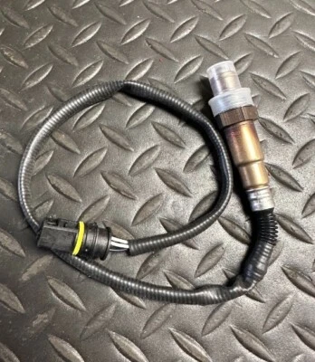 Sensor de oxigênio Mercedes-Benz -# A 001 540 85 17 - Compatível com MBZ S420, S430 e mais - Imagem 1 de 4