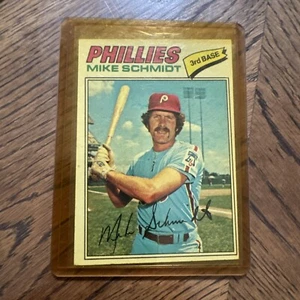 1977 Topps Baseball # 140  Mike Schmidt NMT - Picture 1 of 2