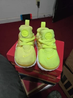 Nike Little Presto Volt para niños pequeños talla 8c Foto 1 de 4
