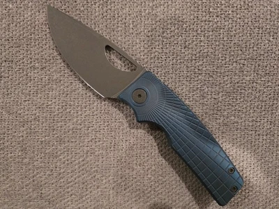 Oz Machine Company Standard Size Roosevelt - Blue Radial Frag Scales Vanax Blade - Image 1 of 4